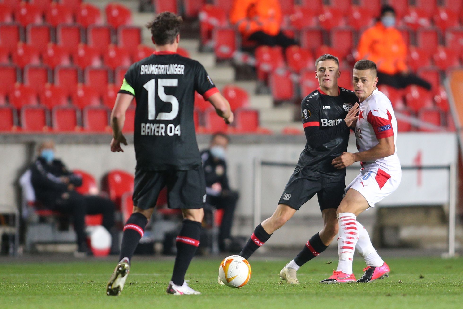 Tomáš Malínský v zápase Evropské ligy Slavia Praha - Bayer Leverkusen