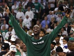 Klíčem k letošnímu úspěchu Celtics je zdraví Kevina Garnetta.