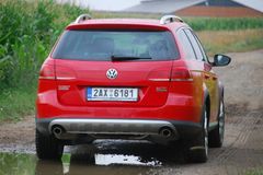 Volkswagen odložil svolání superbů a passatů s podvodným softwarem. Oprava zvyšovala jejich spotřebu
