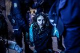 1. cena v kategorii Aktualita. Autor: Bulent Kilic. Tento snímek je z pohřbu Berkina Elvana, který byl zabit v Istanbulu během protivládních demonstrací. Dívku na snímku zranili policisté během střetů s demonstranty.
