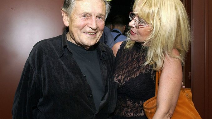 Herec Karel Hlušička s Kateřinou Macháčkovou