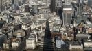 ATTENTION EDITORS - EMBARGOED FOR PUBLICATION TO 00:01 GMT JANUARY 11, 2013 The shadow of western Europe's tallest building, the Shard, is cast across the financial district as seen from it's The View gallery in London January 9, 2013. The View, the public viewing deck accessible by high speed elevators on the 309 metre (1013 feet) Shard building, opens on February 1. Picture taken January 9, 2013. REUTERS/Luke Macgregor (BRITAIN - Tags: TRAVEL CITYSCAPE) TEMPLATE OUT Published: Led. 10, 2013, 12:07 odp.