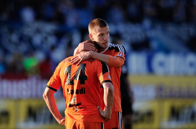 Utkání 30. kola první fotbalové ligy Slovan Liberec - Sigma Olomouc 31. května v Liberci. Martin Šindelář (vpravo) a Adam Varadi z Olomouce po skončení zápasu. Olomouc se