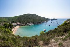 Na zapadlém ostrově v Chorvatsku žije pouze 11 lidí. V létě ho zaplavují davy turistů