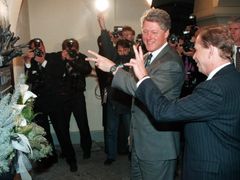 Návštěva prezidenta USA Billa Clintona v Praze, 11. ledna 1994.