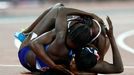 Tori Bowieová (USA) a Kelly-Ann Baptisteová (Trinidad and Tobago) (100 m)