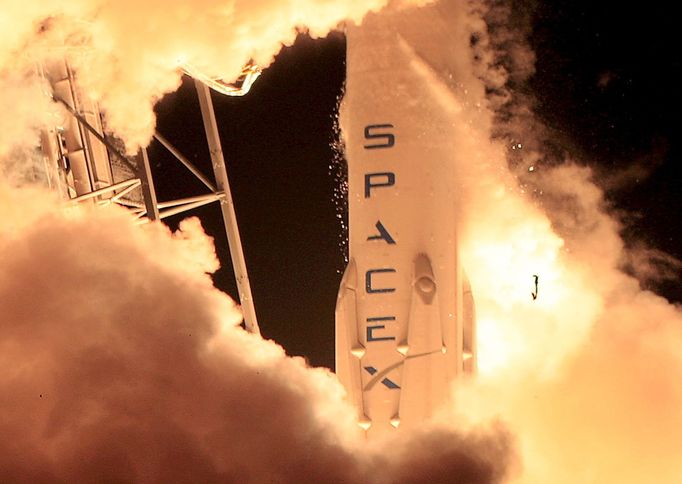 Start rakety Falcon 9 společnosti Elona Muska SpaceX.