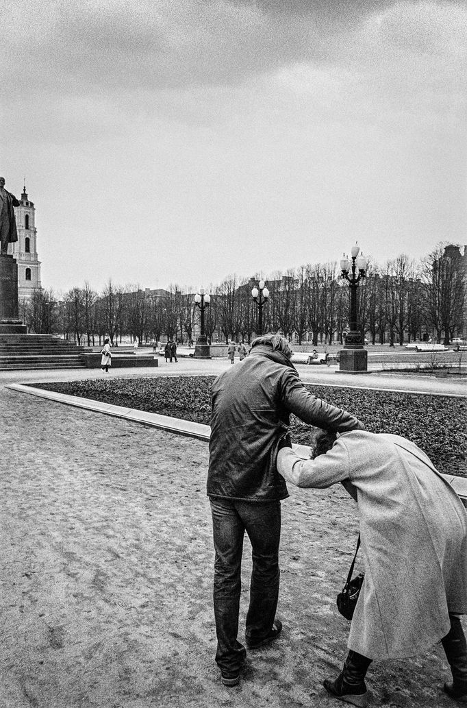 Vladimír Birgus: Fotografie z výstav Červená a modrá a Černá a bílá, pořádaných k jeho jubileu (70. let, rok 2024)