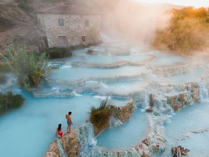 Termální lázně Spa di Saturnia v Itálii.