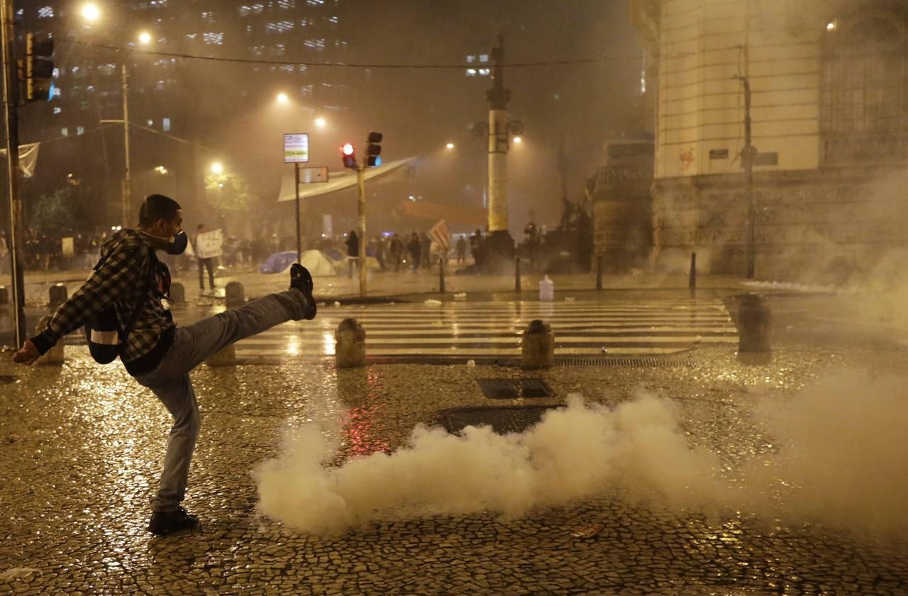 Protesty učitelů v Riu de Rio de Janeiru přerostly v násilí