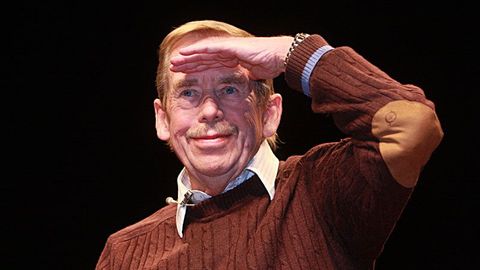 Václav Havel 20 let poté: Potíž není samet, ale jeho popření