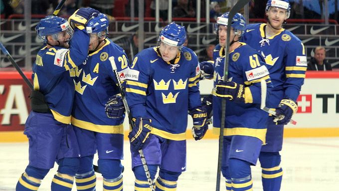 Fanoušci prý Švédům ve finále pomohou zlomit 27 let trvající prokletí domácích týmů.