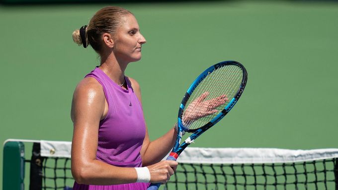 Podívejte se na sestřih utkání, v němž Karolína Plíšková zdolala Majar Šarífovou (od času 0:39 po sestřihu duelu Jessica Pegulaová - Shelby Rogersová)