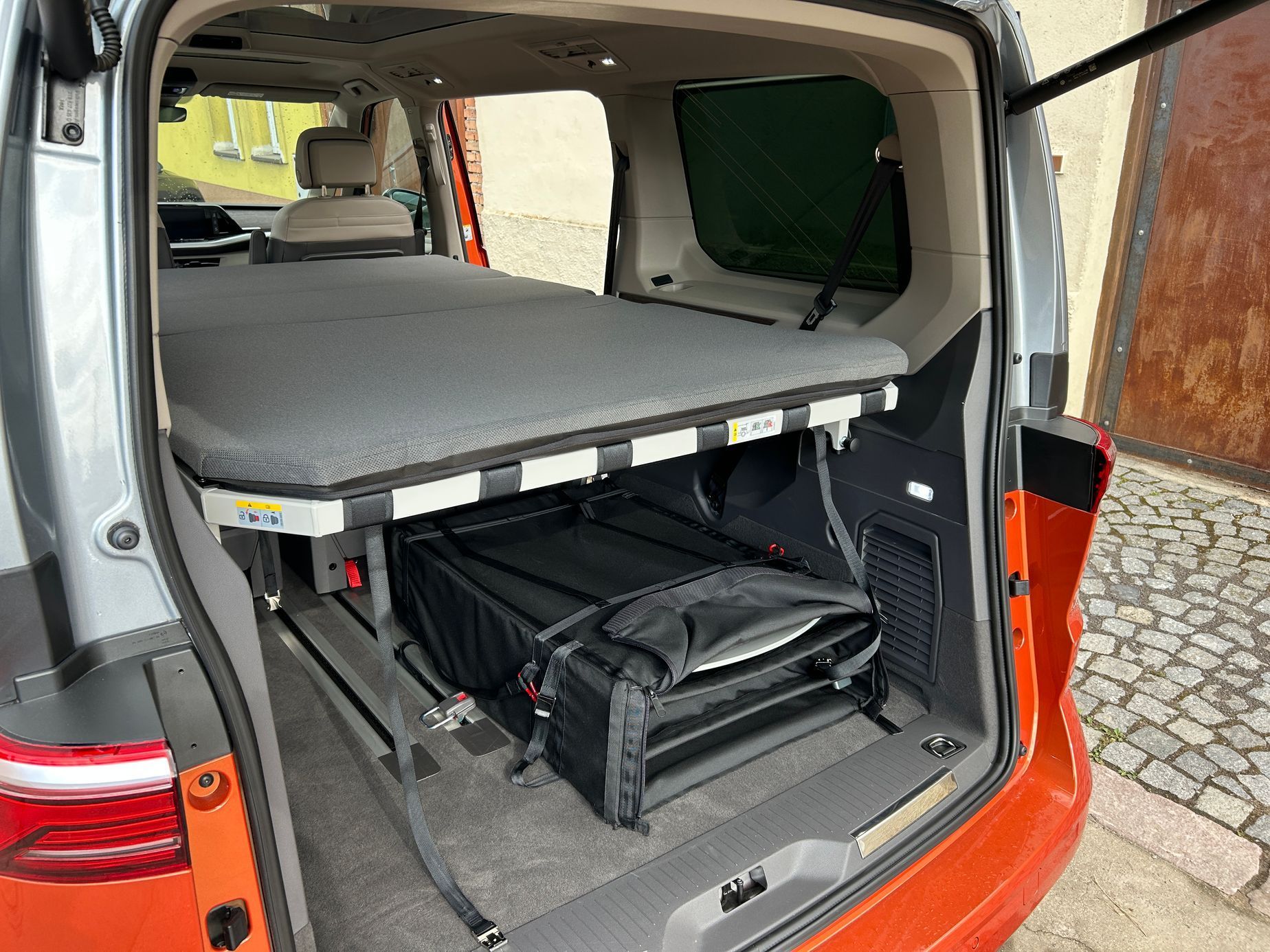 VW T7 Multivan spací box