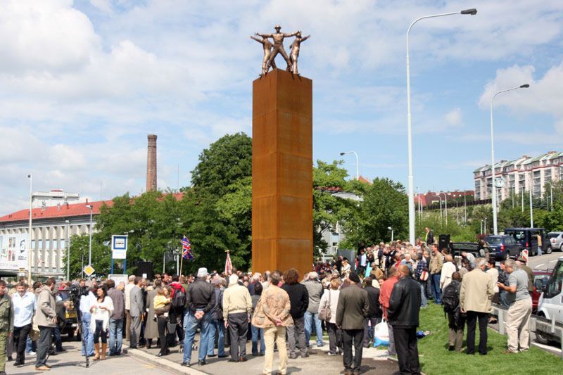 Pomník operaci Anthropoid odhalen