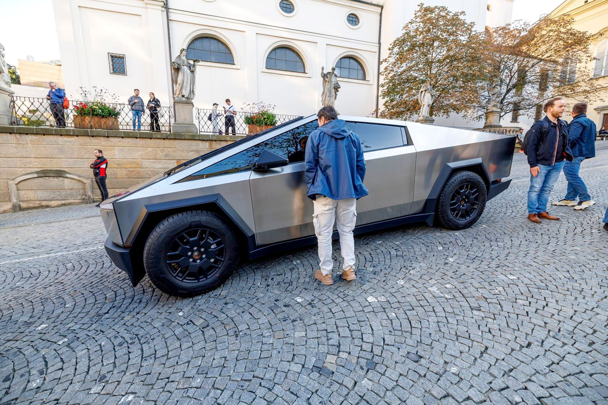 Volby, parlament, kampaň, bizár, ANO, Spolu, SPD, Motoristé, Stačilo, Piráti