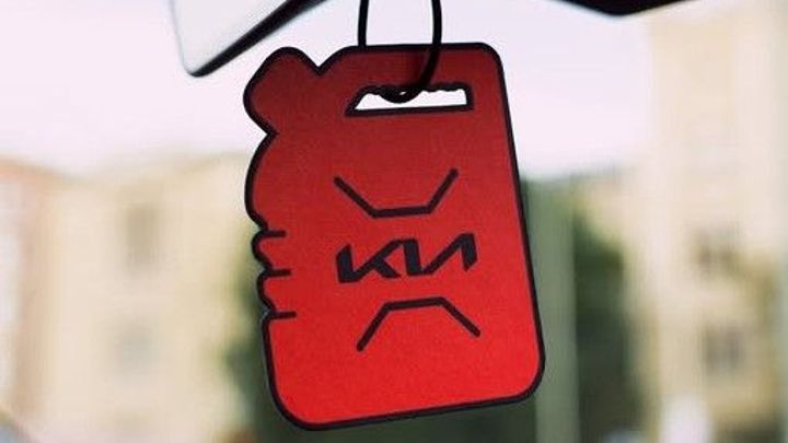"Wunderbaum" s vůní benzinu. Finská Kia nabízí k elektromobilu sentimentální záplatu