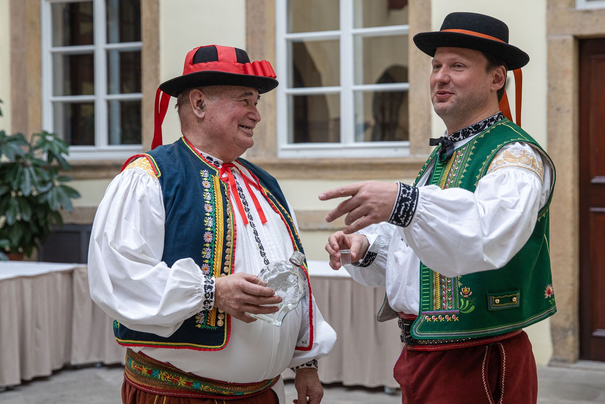 Radek Vondráček - Výstava krojů v poslanecké sněmovně, na kterou dorazili někteří poslanci a poslankyně v krojích