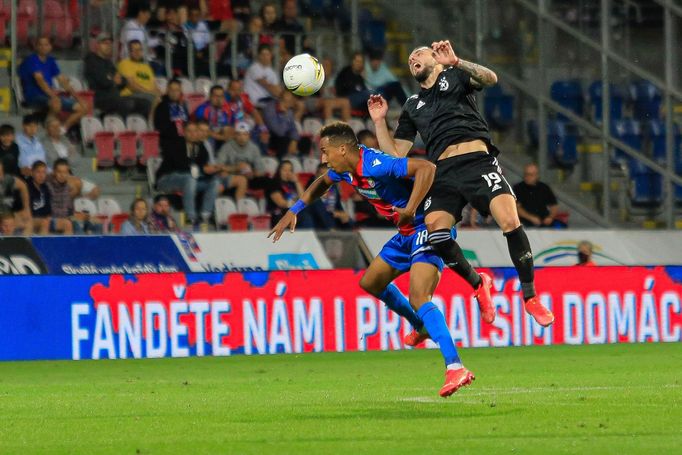 Jhon Mosquera v zápase proti CSKA Sofia.