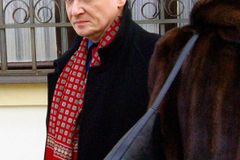 Rath se neomluvil, hejtmani málem odešli