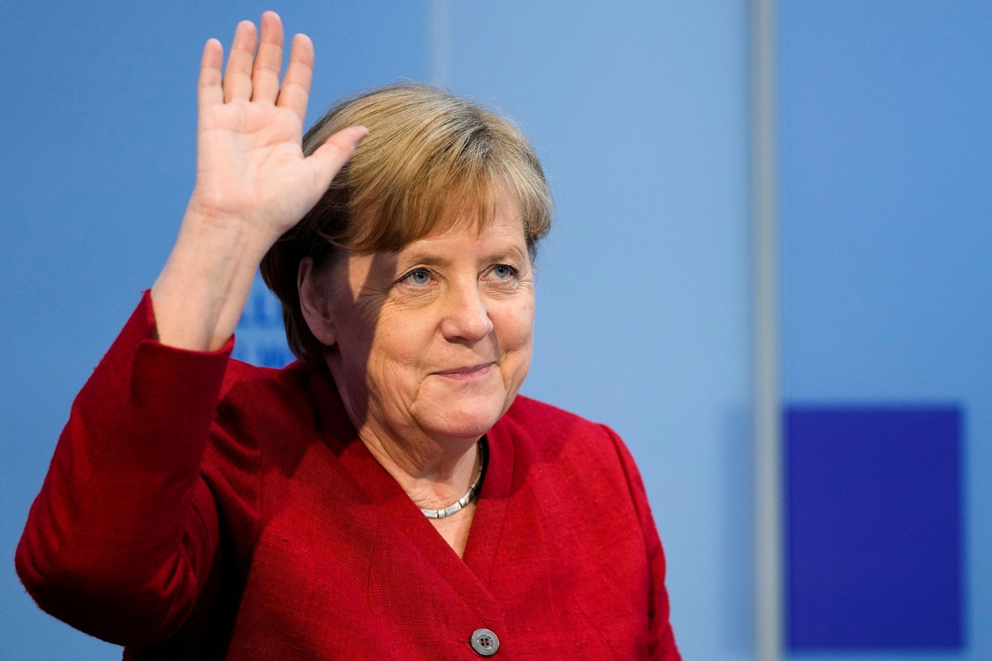 Merkel, mává, loučí