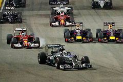 F1 ŽIVĚ: Hamilton v Singapuru vyhrál, Rosberg odpadl
