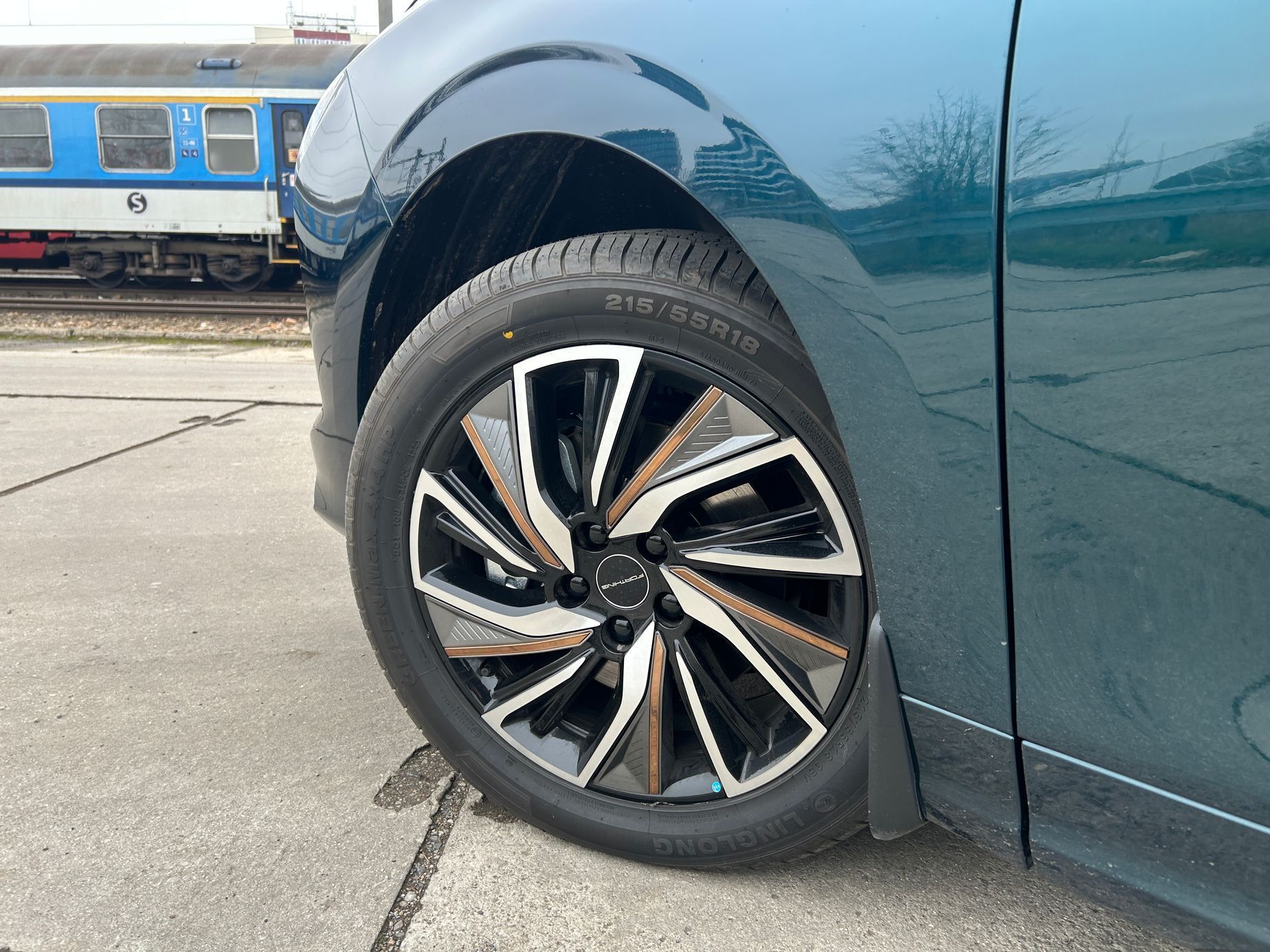 Dongfeng U-Tour hybrid