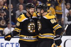 Jen jsem se tak potuloval, líčil Krejčí hattrick, kterým pomohl Bostonu roznést Pittsburgh