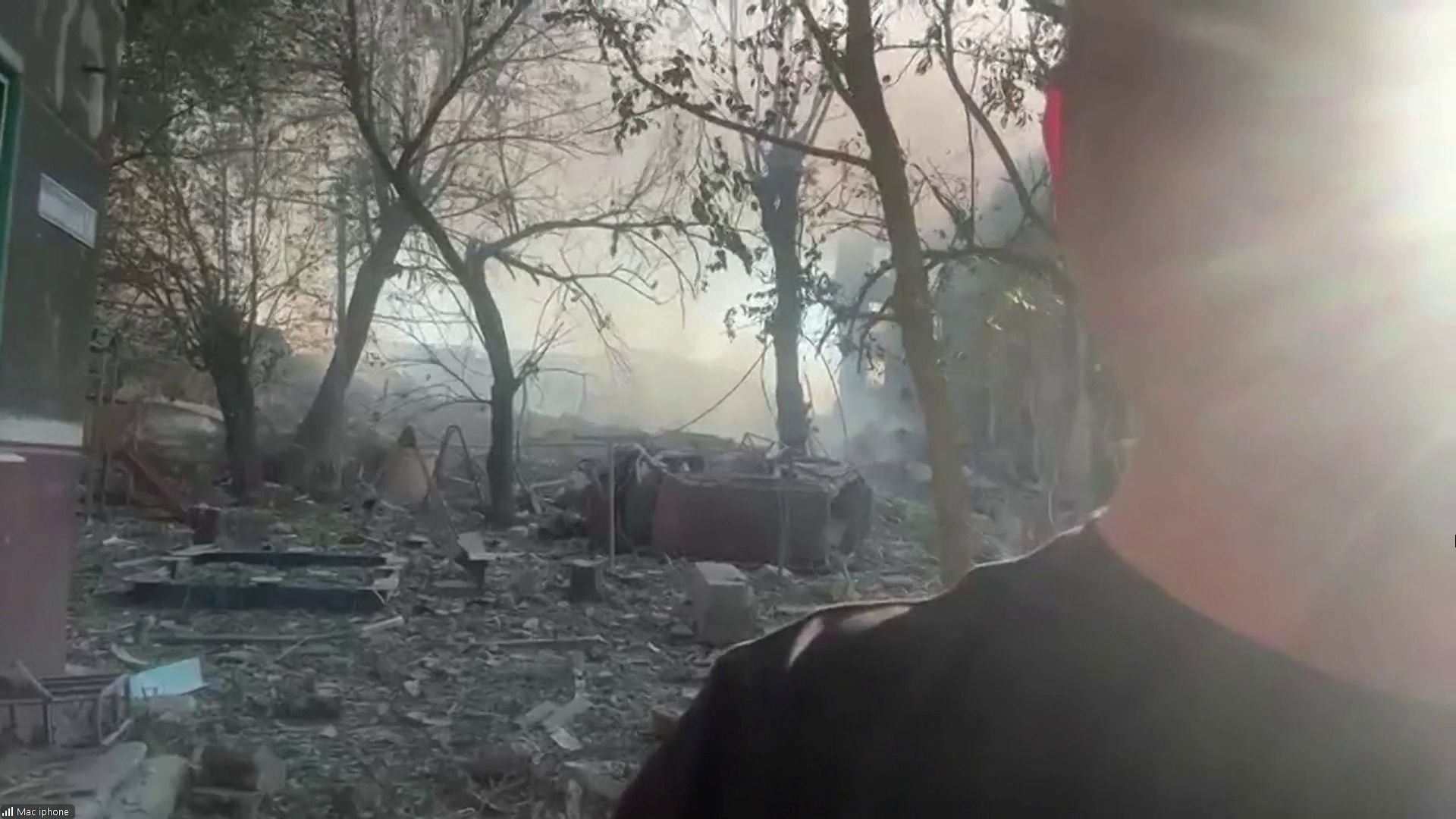 Rusové zaútočili na obytný dům v Kramatorsku klouzavou bombou, umírali senioři