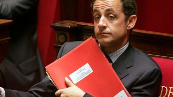 Francouzský ministr vnitra Nicolas Sarkozy při parlamentní debatě o protiteroristickém zákoně.
