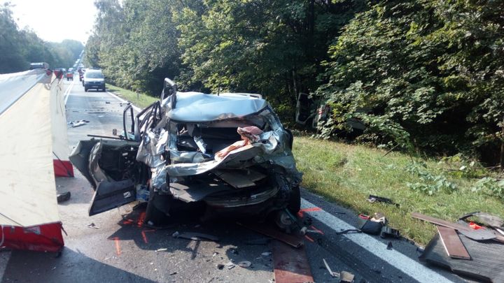 Při nehodě na Havlíčkobrodsku zemřeli dva lidé, dalších pět je zraněných