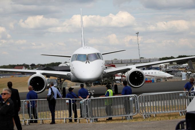 Farnborough Airshow - přehlídka letecké techniky, červenec 2018. Mitsubishi Regional Jet (MRJ)