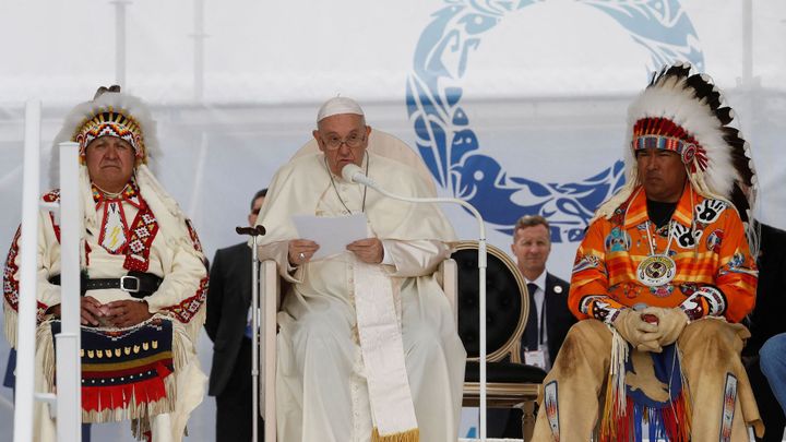 Papež se v Kanadě domorodcům omluvil za zneužívání dětí na internátních školách; Zdroj foto: Reuters
