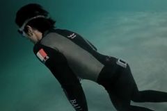 VIDEO Freediving: Pokoření Blue Hole