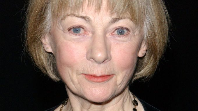 Herečka Geraldine McEwanová (82), která se proslavila mj. rolí slečny Marplové v televizním seriálu podle detektivek Agathy Christie, zemřela v pátek 30. ledna 2015.