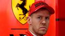 Pilot Ferrari Sebastian Vettel při prvních testech F1 v Barceloně 2020