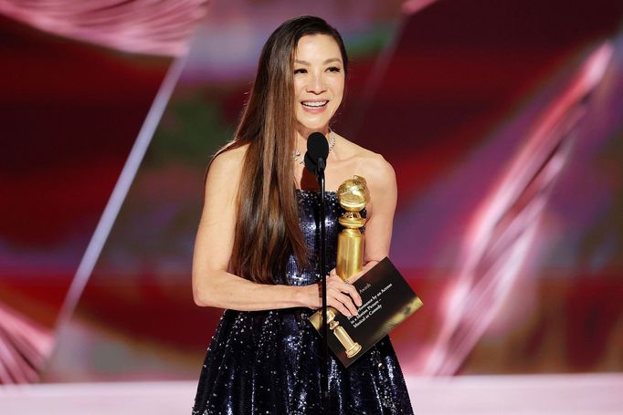 Michelle Yeoh uspěla díky hereckému výkonu ve Všechno, všude, najednou.