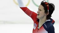 Česká rychlobruslařka Martina Sáblíková v Soči obhájila olympijské zlato v závodě na 5000 metrů.