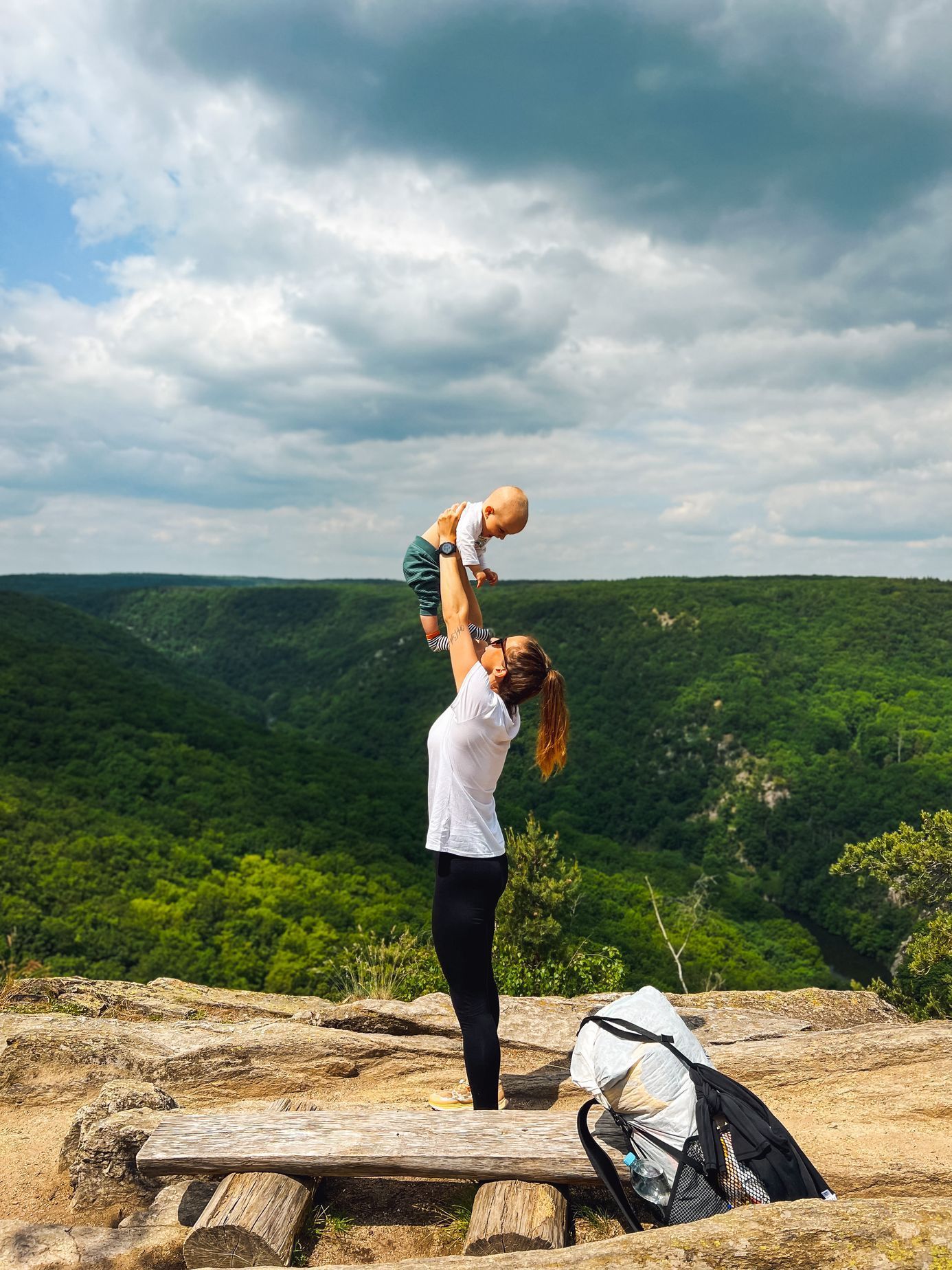 Hanka šla část Stezky Českem s malým synem v kočárku