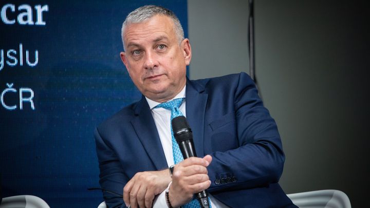 Klimatický cíl EU jde proti ekonomické realitě, varuje Síkela šéfku Evropské komise
