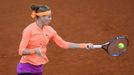 Lucie Šafářová na Prague Open 2017 (v utkání prvního kola proti Slovence Kristíně Kučové)