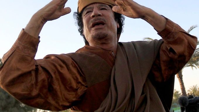 Kaddáfí vládne Libyi 42 let. Moci se vzdát nechce.