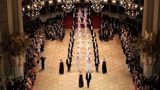 Slavnostní zahájení vídeňského plesu v opeře