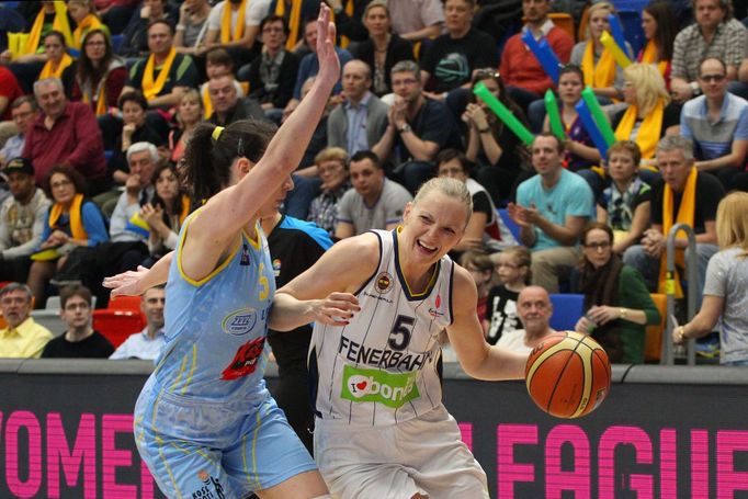 Final Four, USK-Fenerbahce: Agnieszka Birzycká - Sonja Petrovičová