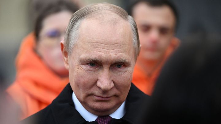 Tohle že je Putin? Televize raději tají, odkud má dosud neznámé záběry šéfa Kremlu