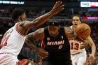 Basketbalisté Miami a Memphis si v sériích vydřeli mečbol