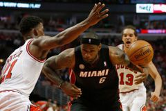 Basketbalisté Miami a Memphis si v sériích vydřeli mečbol