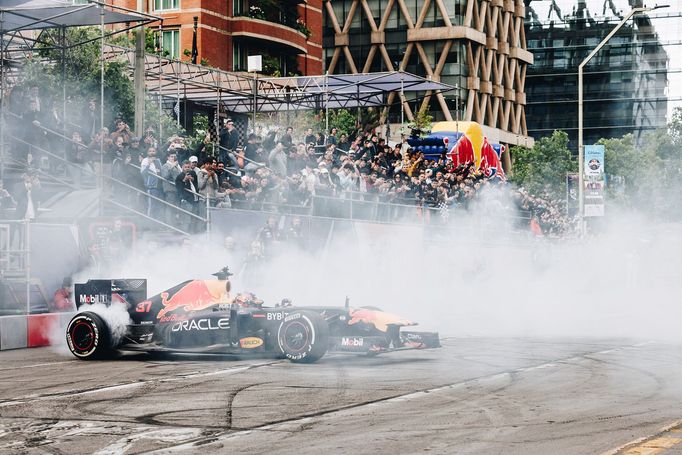 Formule 1 bude jezdit po Praze (Red Bull Showrun 2024)