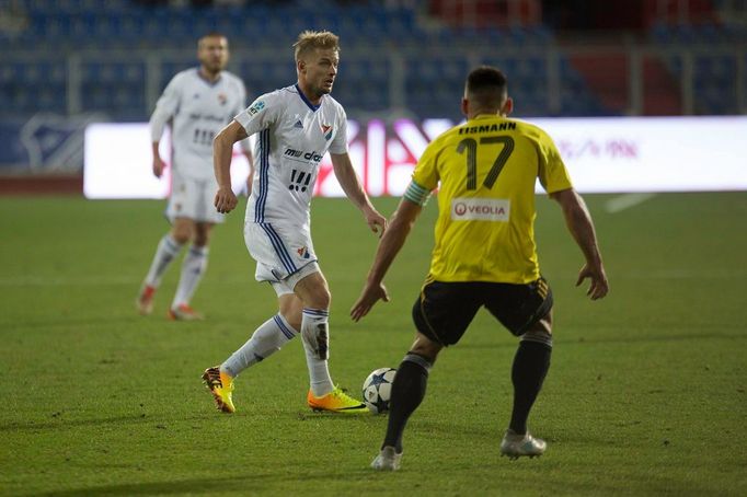 Baník Ostrava - Karviná, fotbalová liga (Mičola, Eismann)