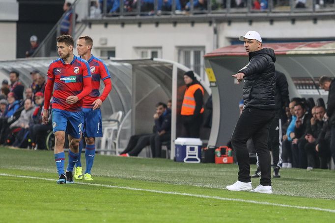 Jindřich Trpišovský v zápase první ligy Plzeň - Slavia.